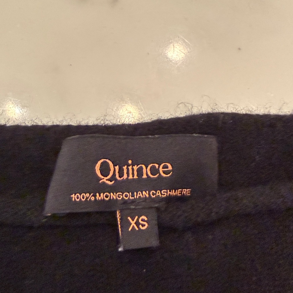 Quince Cashmere Classic Black Women's Sweater - Picture 2 of 3